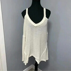Design Lab Cold Shoulder Top